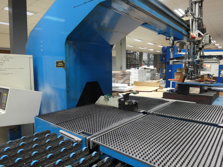CNC 折床 SAMAT FBD4006