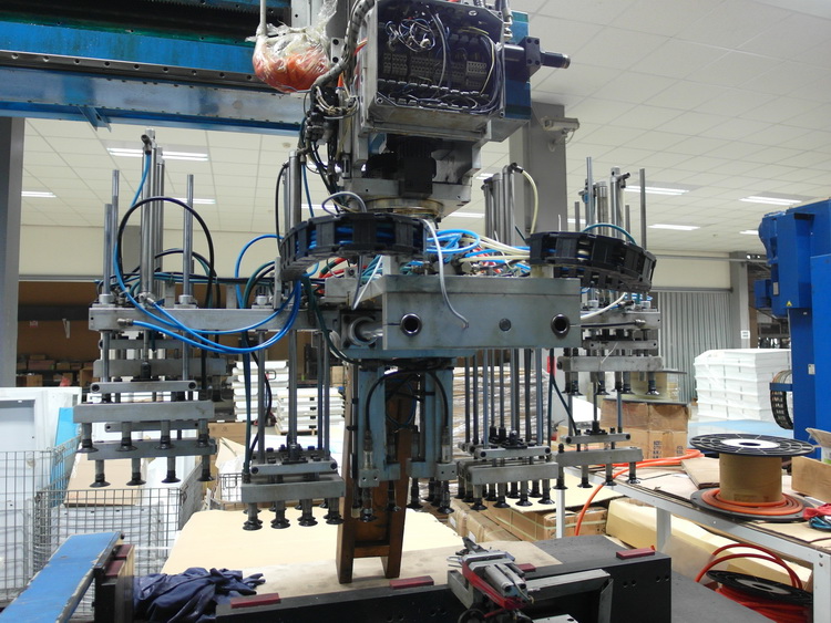 CNC 折床 SAMAT FBD4006