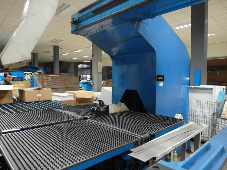 CNC 折床 SAMAT FBD4006