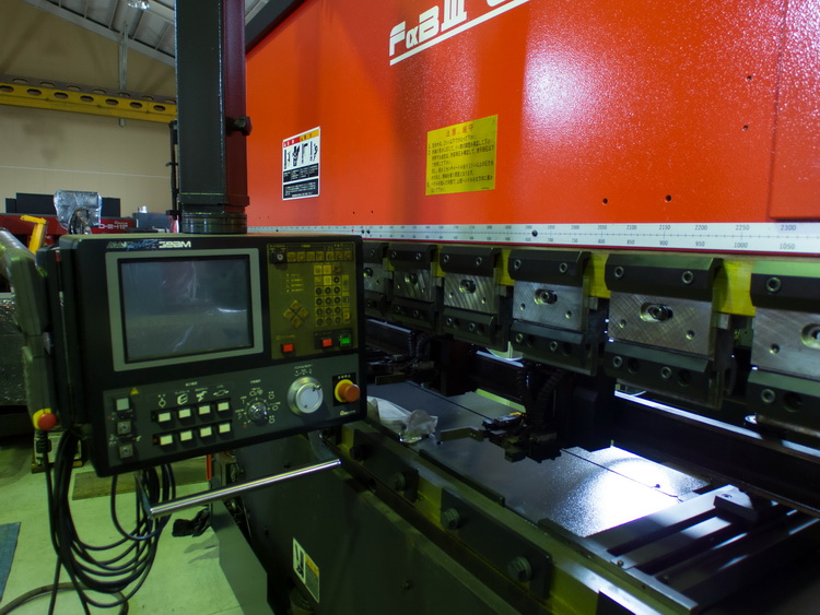 CNC 折床 AMADA FBD-8025M