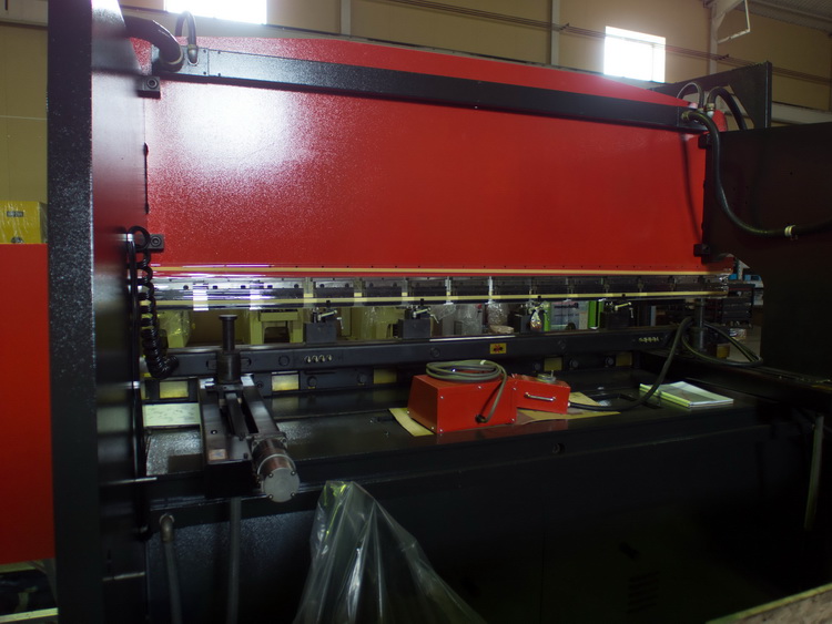 CNC 折床 AMADA FBD-8025M
